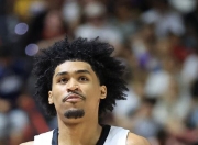 关于大场面球员，榜眼哈珀NBA杯决赛中投5记三分，历史仅三人做到的信息